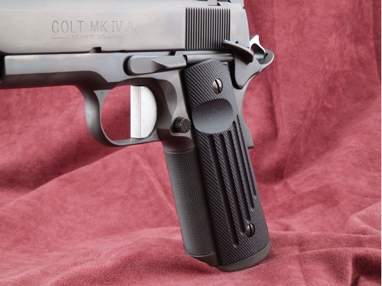 Harrison Design Carry Groove Grips with Thumb Scoop, Square Bottom